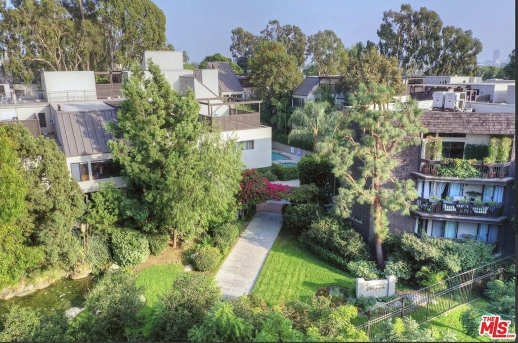 950 N Kings Road - Photo 69