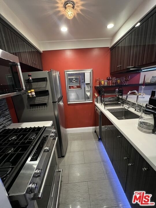 950 N Kings Road - Photo 36