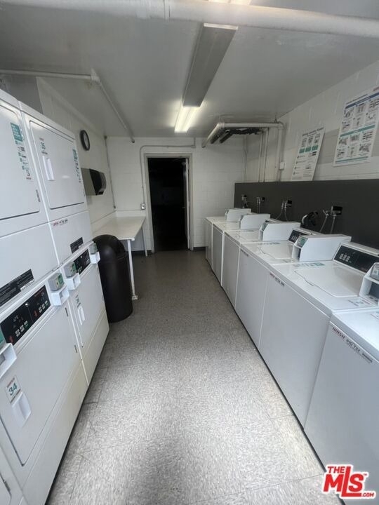 950 N Kings Road - Photo 65