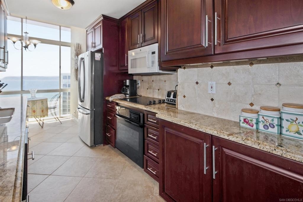 1750 Avenida Del Mundo - Photo 6