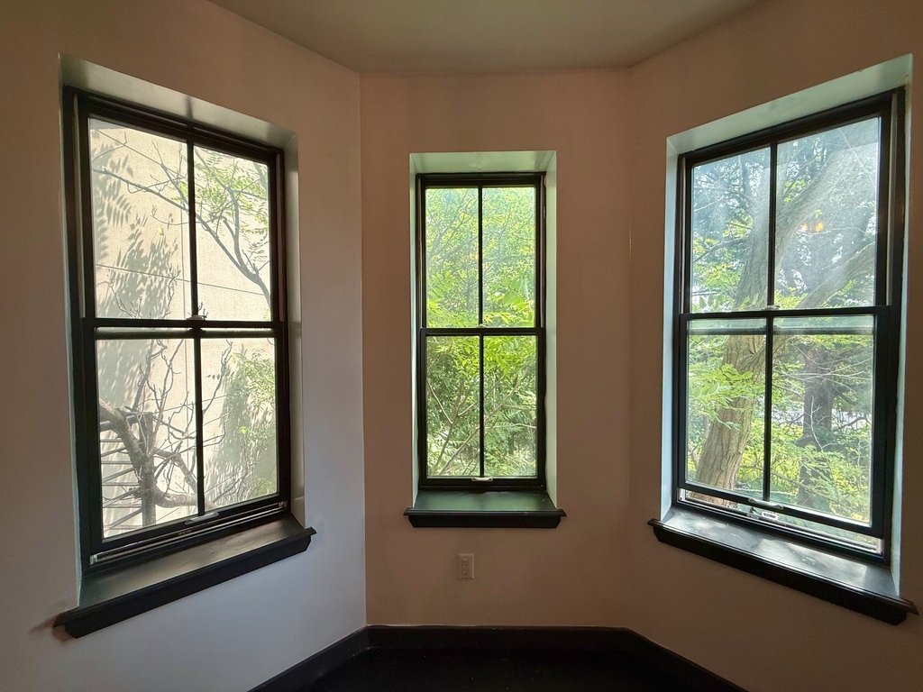 1296 Park Place - Photo 2
