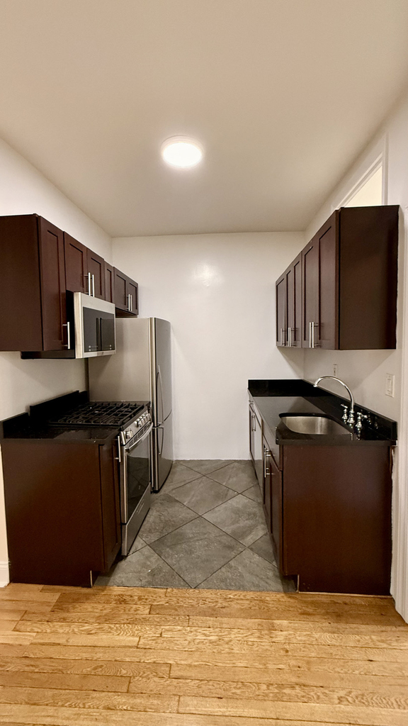West 11th Street - Photo 1