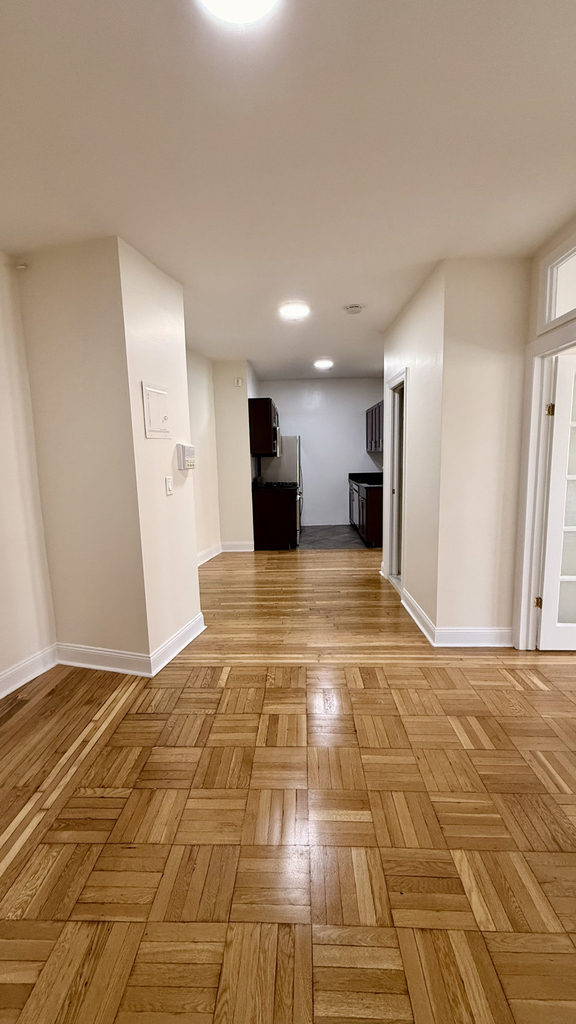 West 11th Street - Photo 3