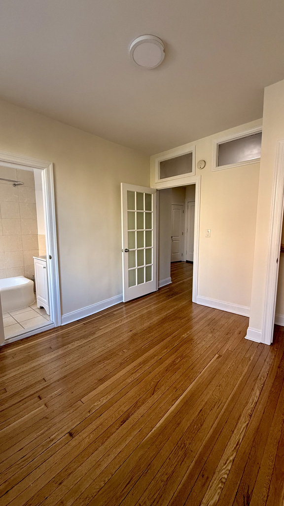 West 11th Street - Photo 7