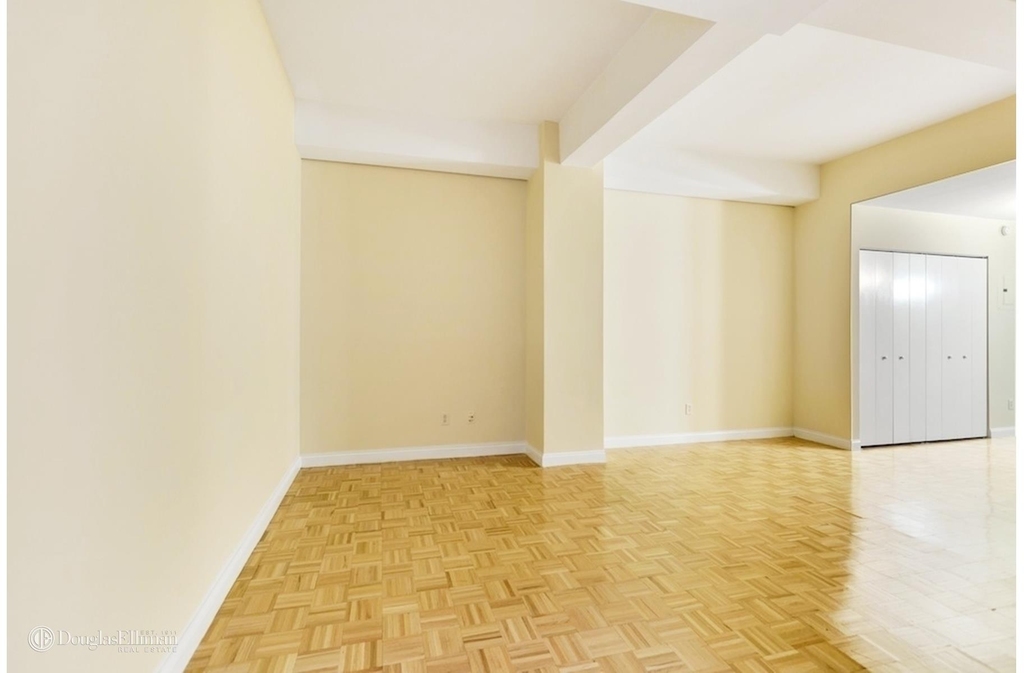 88 Greenwich St - Photo 4