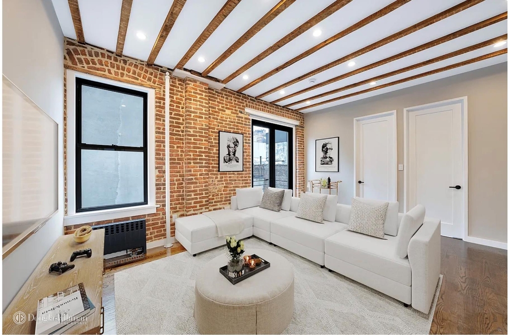 228 Eighth Ave - Photo 0
