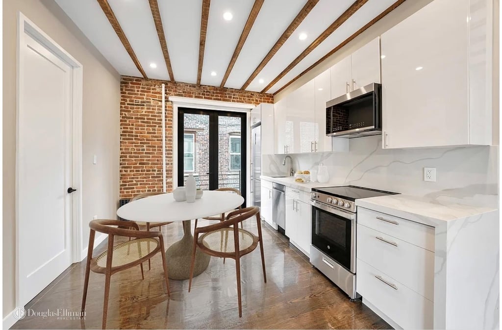 228 Eighth Ave - Photo 2