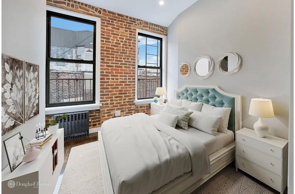 228 Eighth Ave - Photo 4