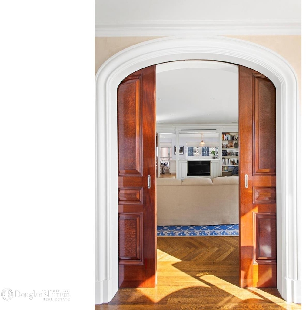 415 E 54th St - Photo 10