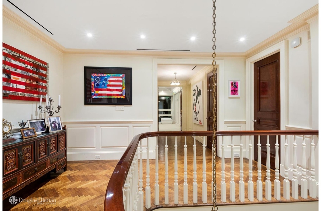 415 E 54th St - Photo 9
