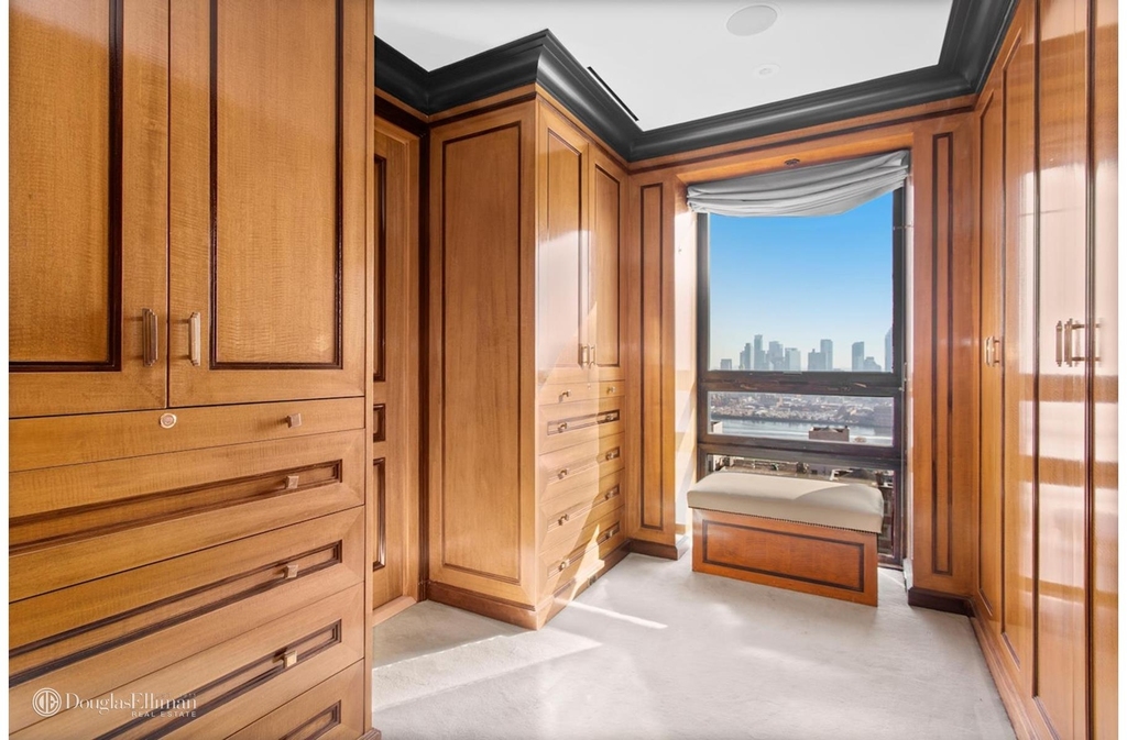 415 E 54th St - Photo 8