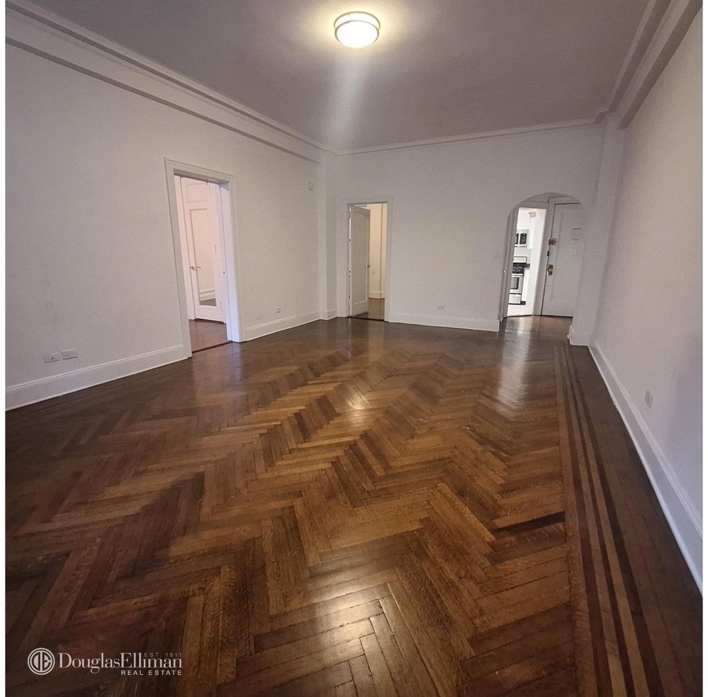 166 W 72nd St - Photo 1