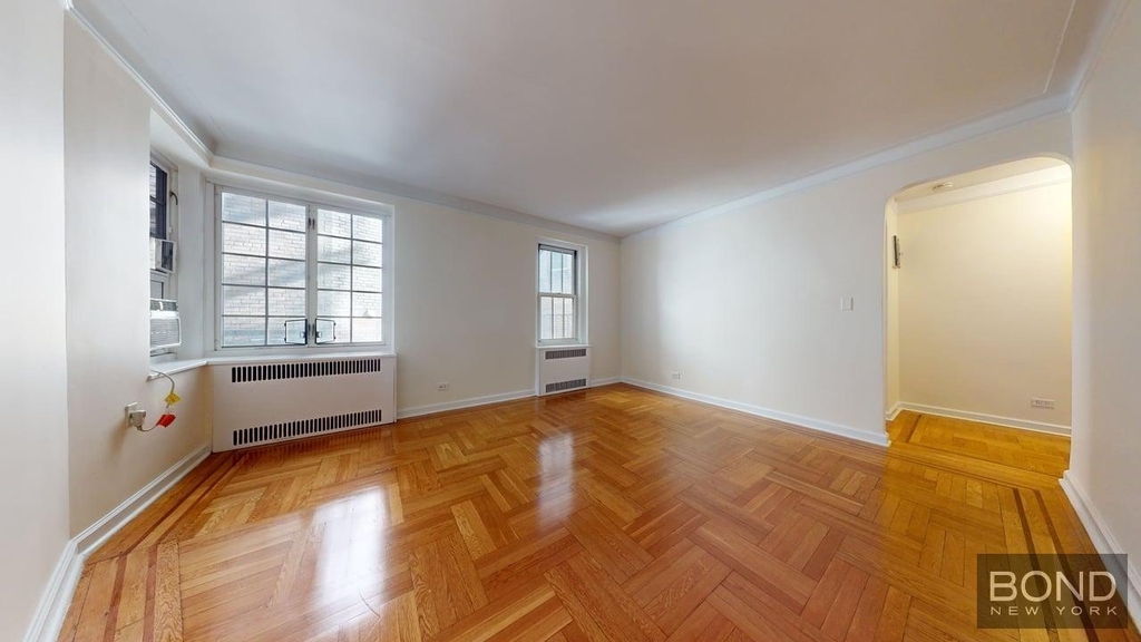 1 Jane Street - Photo 0