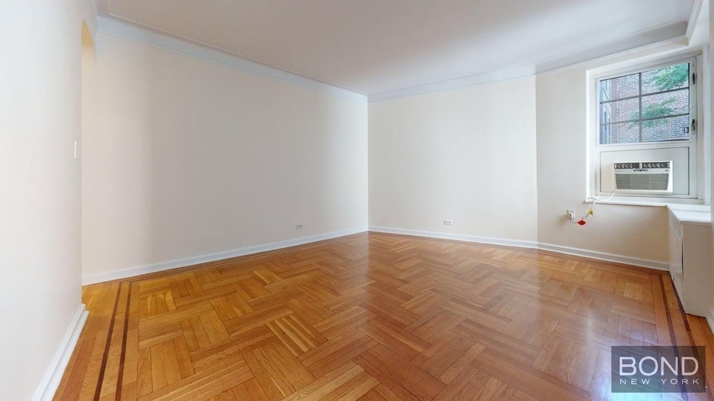1 Jane Street - Photo 1