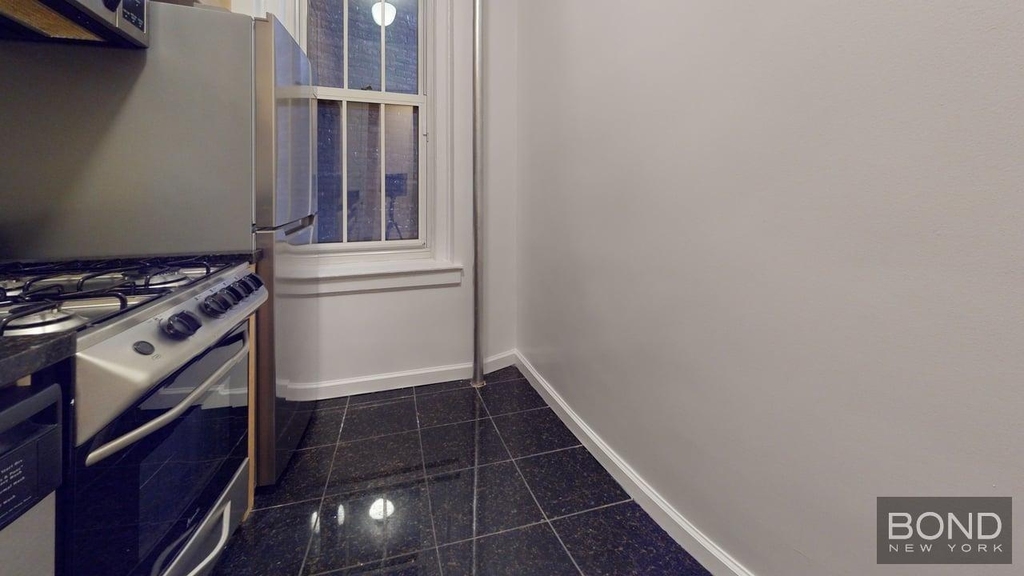 1 Jane Street - Photo 3