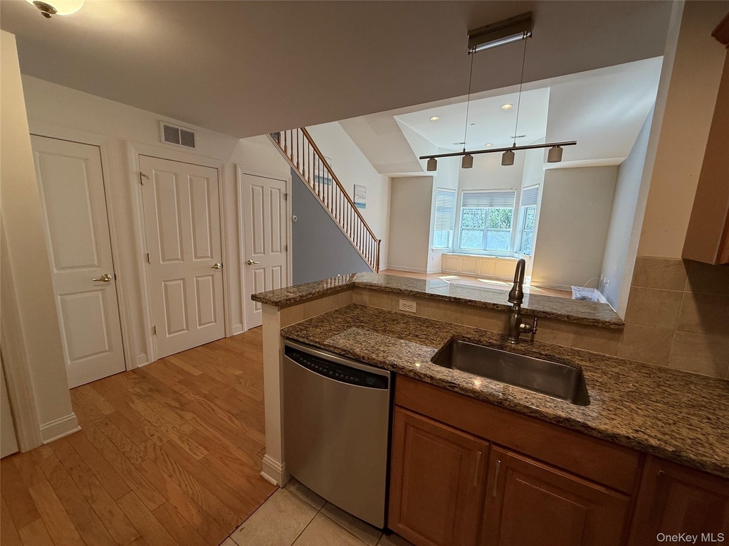 1405 Round Pointe Drive - Photo 0