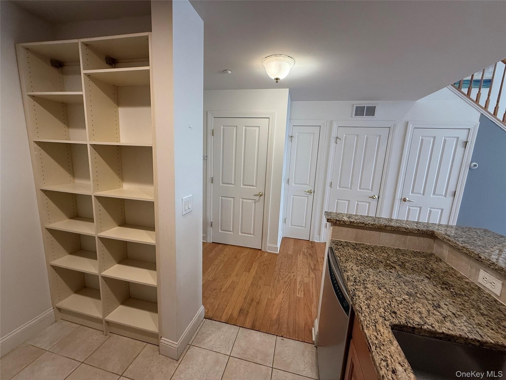 1405 Round Pointe Drive - Photo 5
