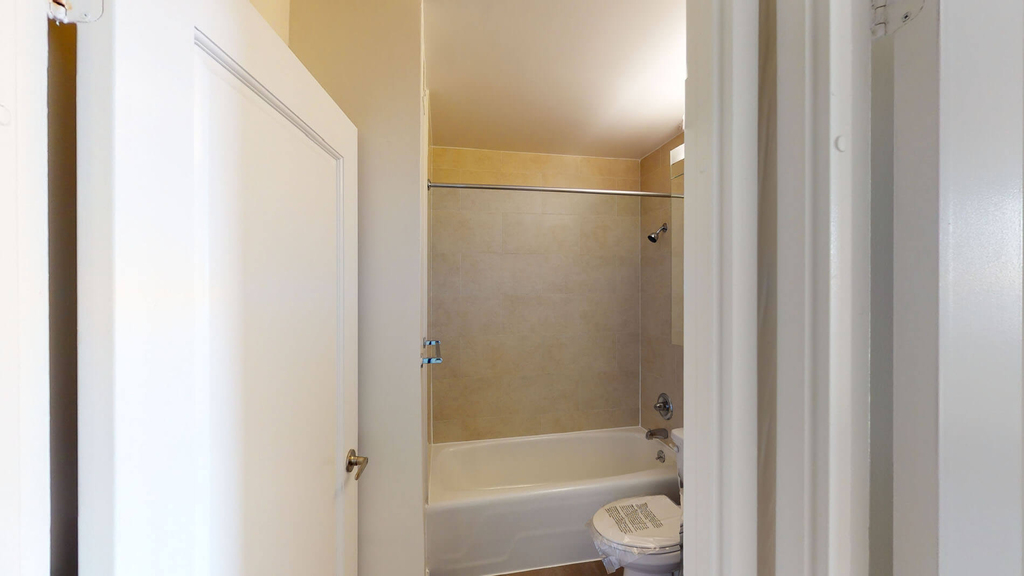 401 E 34th St - Photo 4