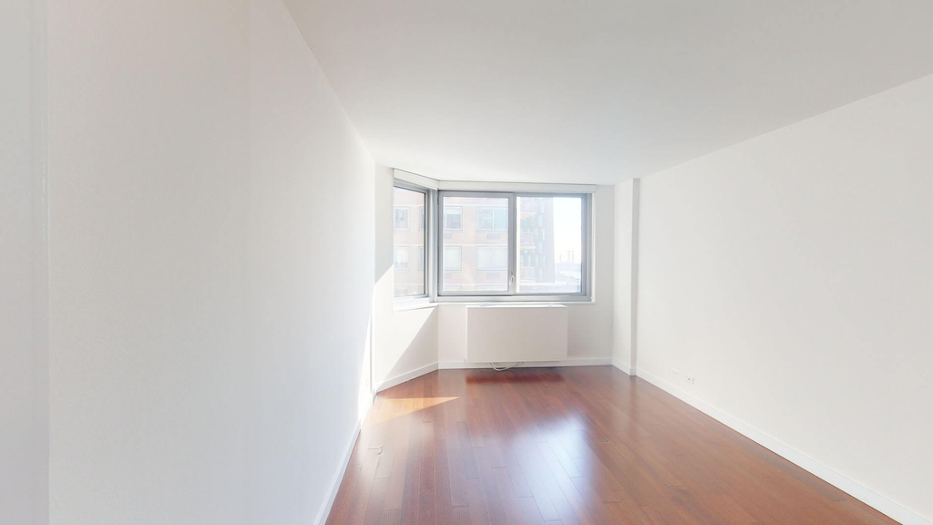 401 E 34th St - Photo 3