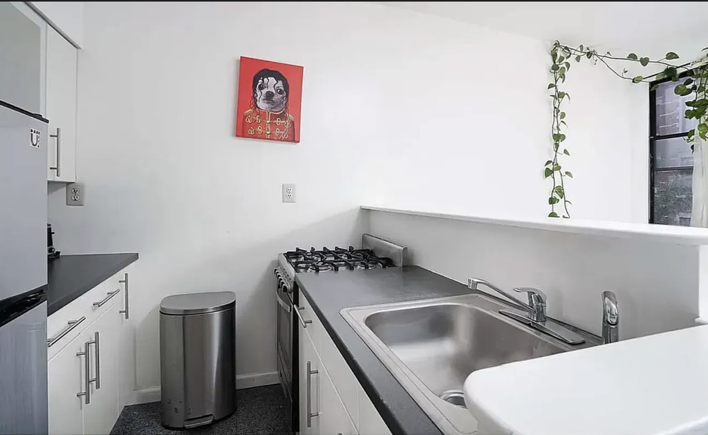 51 Avenue B - Photo 3