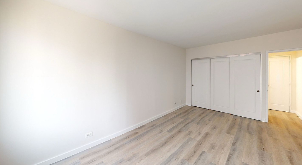 East 34th Street - Photo 7