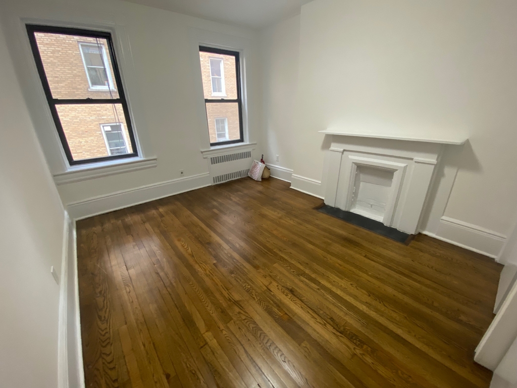 Madison Avenue - Photo 0