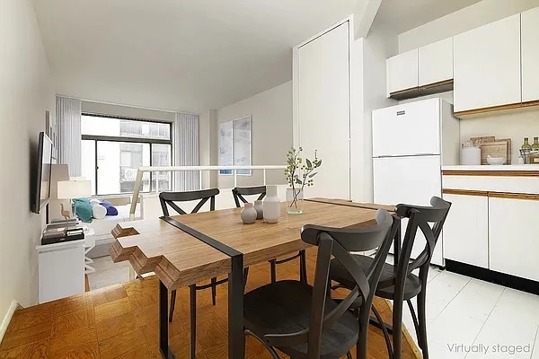 220 East 24th Street - Photo 0
