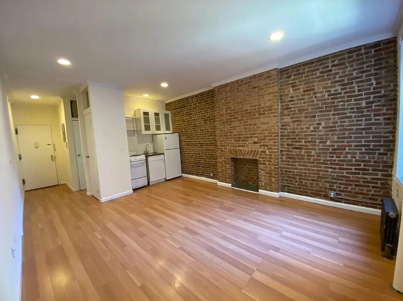 71 Pineapple Street - Photo 0