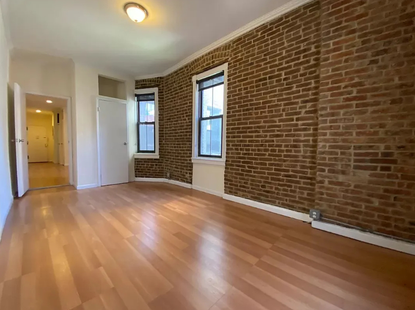 71 Pineapple Street - Photo 1