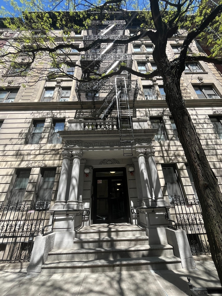 W 68th Street - Photo 7