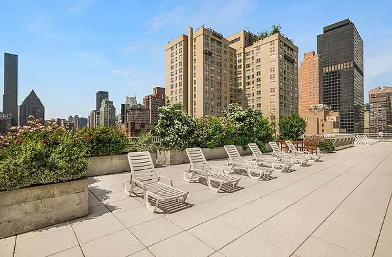 East 56th Street - Photo 9
