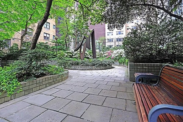 East 56th Street - Photo 11