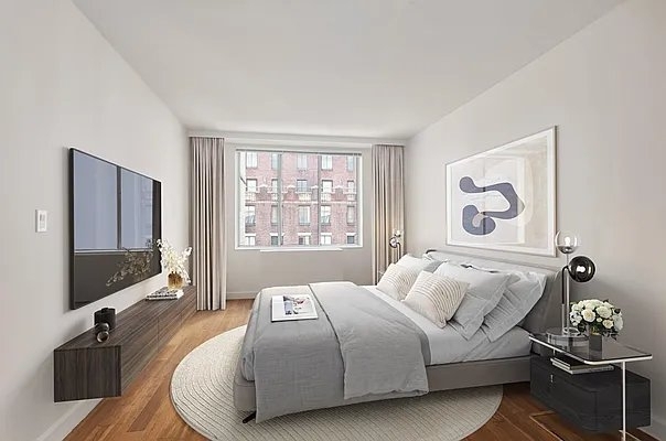 East 56th Street - Photo 4
