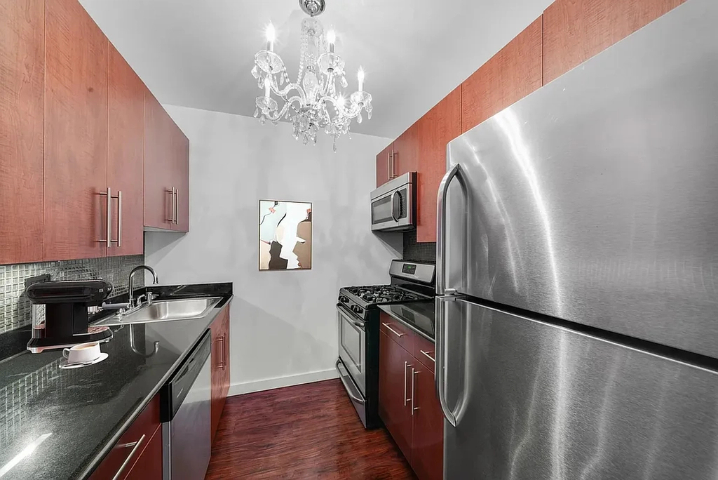 100 John Street - Photo 3