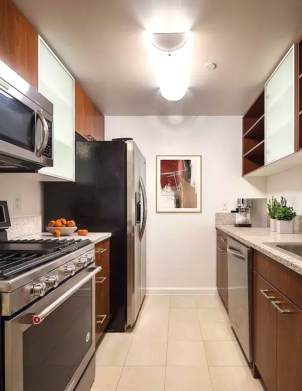 535 West 23rd Street - Photo 7
