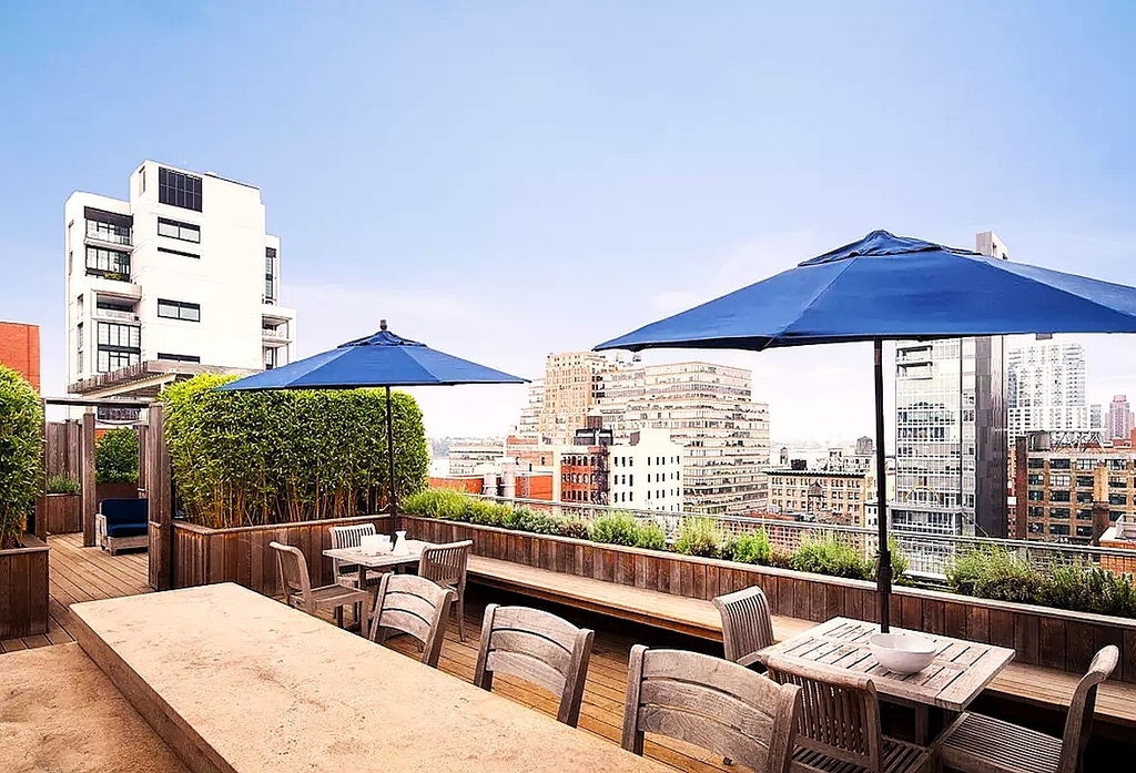535 West 23rd Street - Photo 10