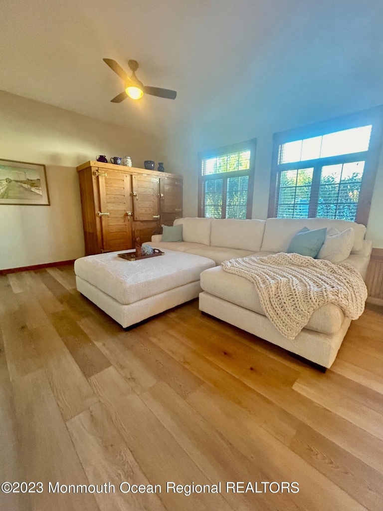 208 Passaic Avenue - Photo 8