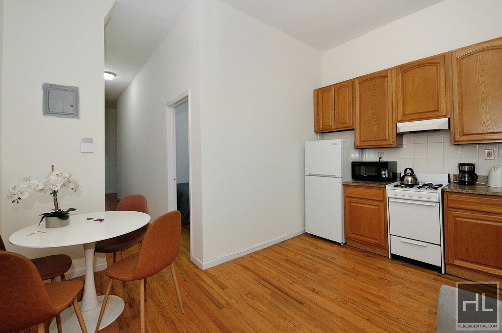 East 36 Street - Photo 8