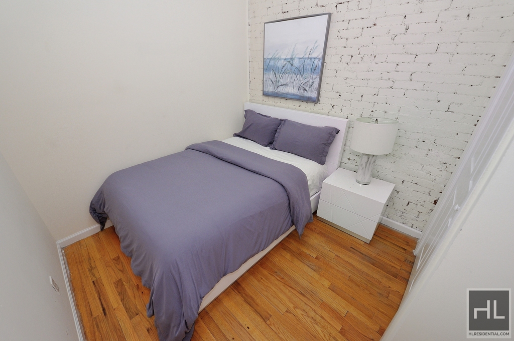 East 36 Street - Photo 3