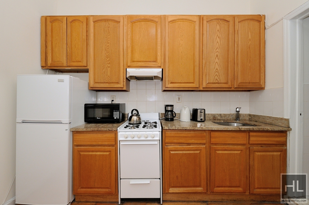 East 36 Street - Photo 7