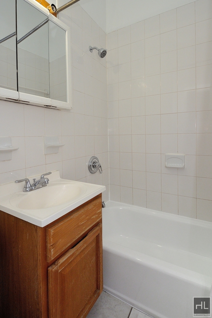 East 36 Street - Photo 15