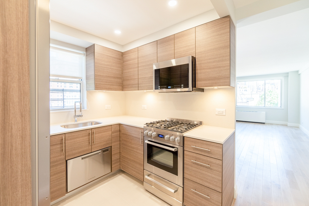 East 51 Street - Photo 0