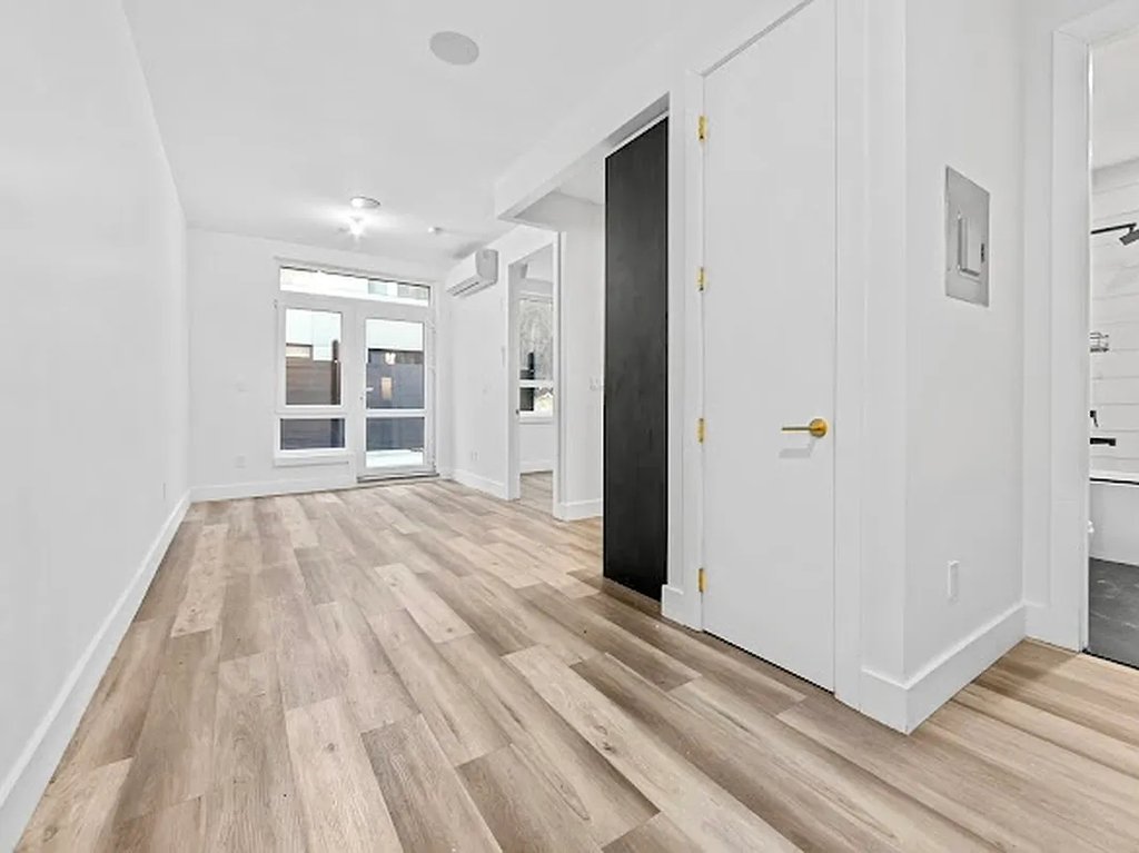 2337 Bedford Avenue - Photo 4