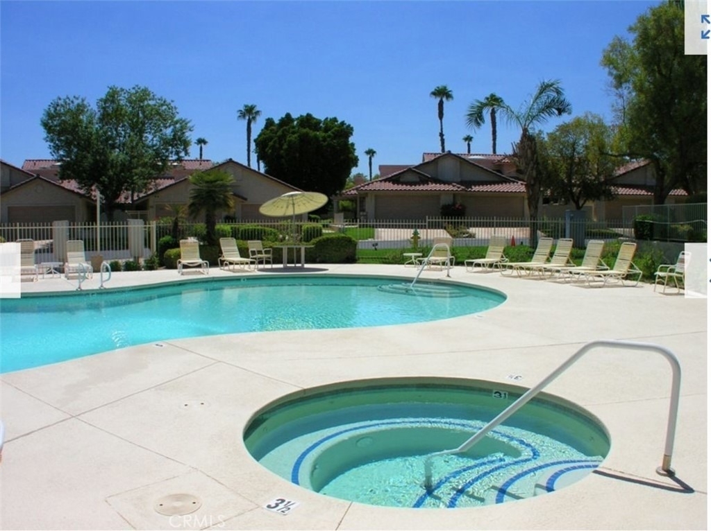 41786 Woodhaven Drive W - Photo 2