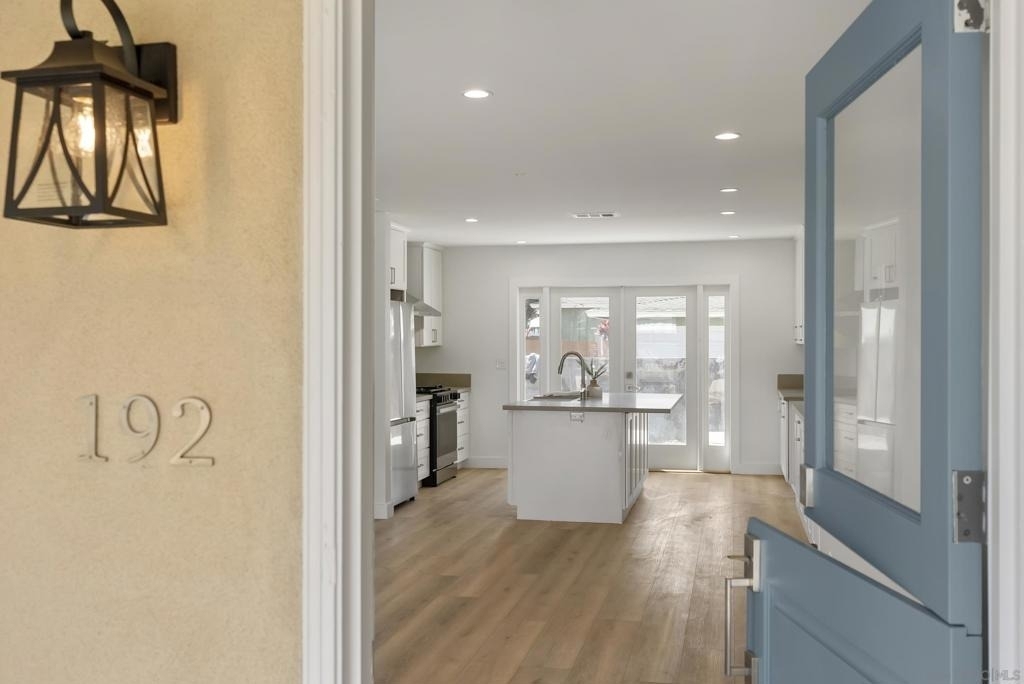 291 Ebony Avenue - Photo 4