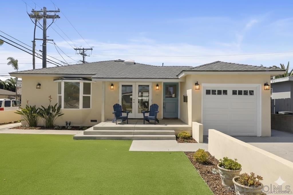 291 Ebony Avenue - Photo 0