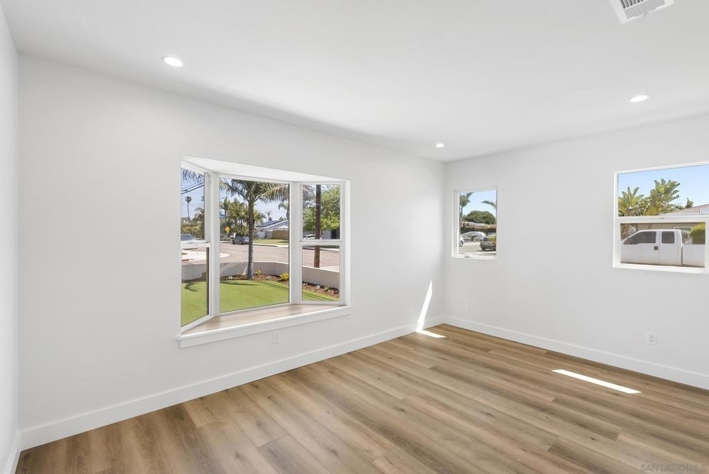 291 Ebony Avenue - Photo 15