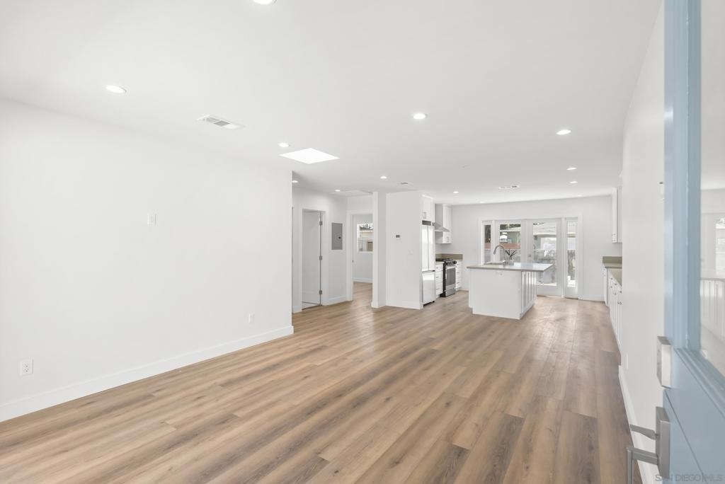 291 Ebony Avenue - Photo 5