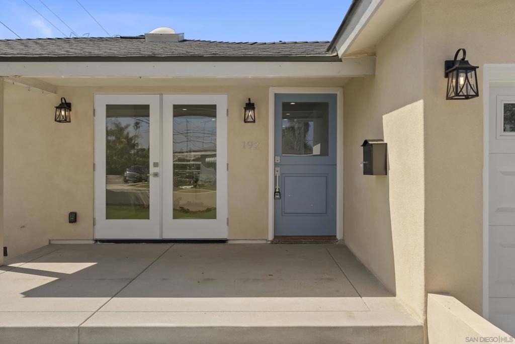 291 Ebony Avenue - Photo 3