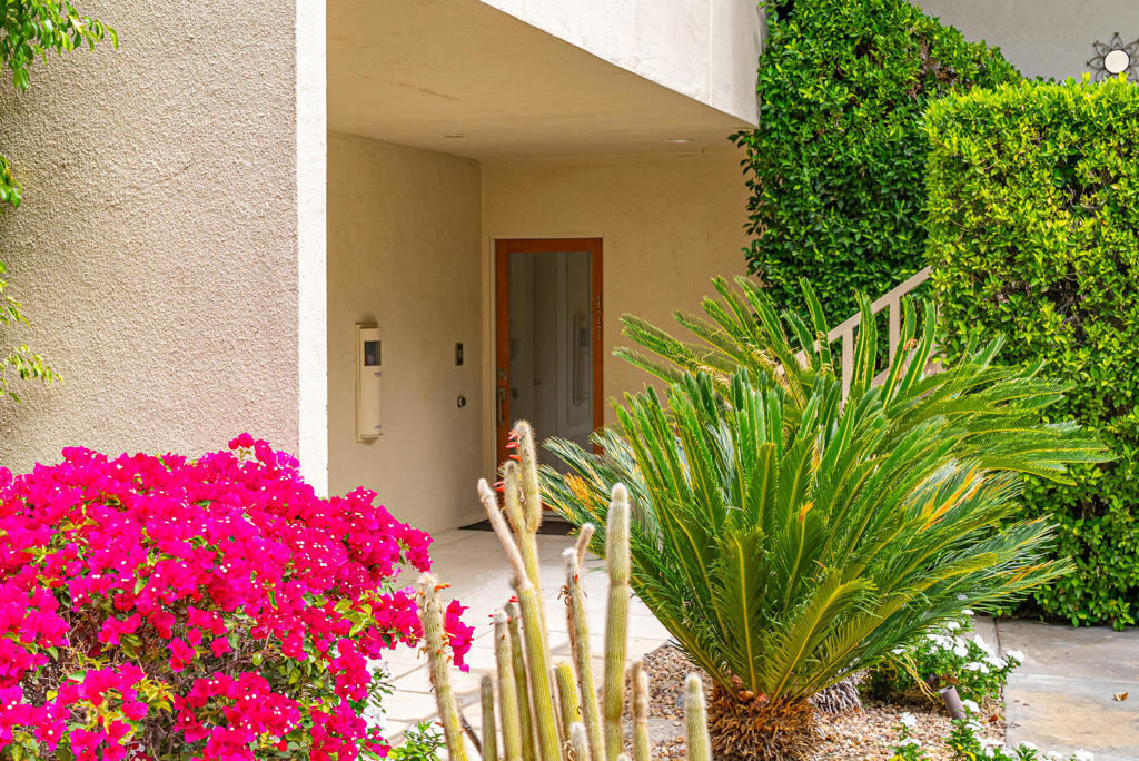 477 Desert Lakes Drive - Photo 1